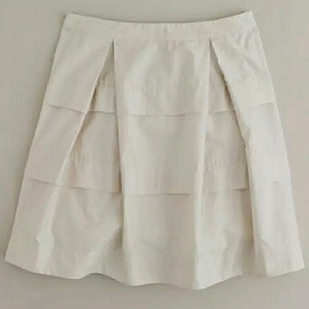 J crew size 10 Sateen cream colored slightly pleated flare tiered skirt